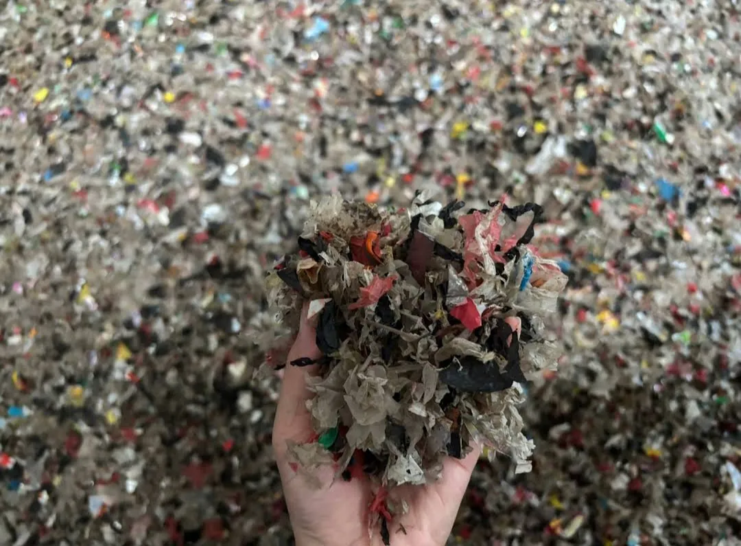 Material anorganik berukuran kecil setelah melalui proses pencacahan.
